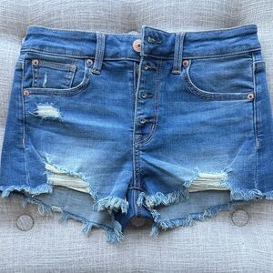 Button-front Medium wash Denim Distressed Shorts Size 4